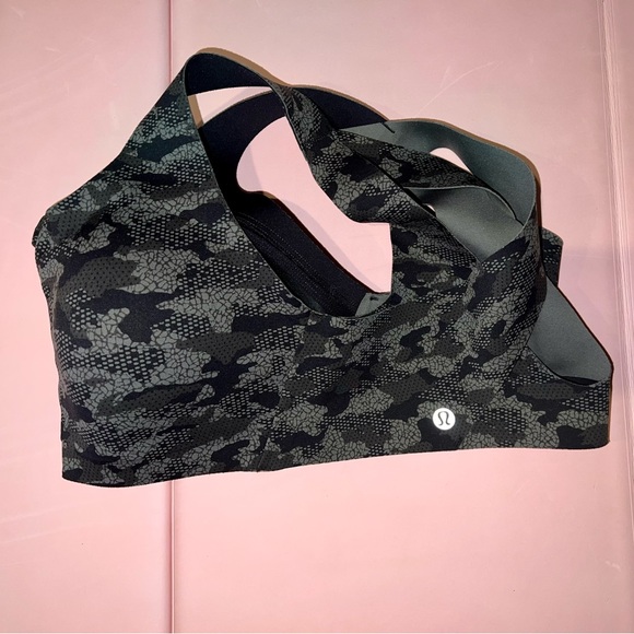 COPY - New Lululemon Enlite Bra Zip Front- size 34B- Collage Camo Mini Black Mu… - Picture 5 of 10